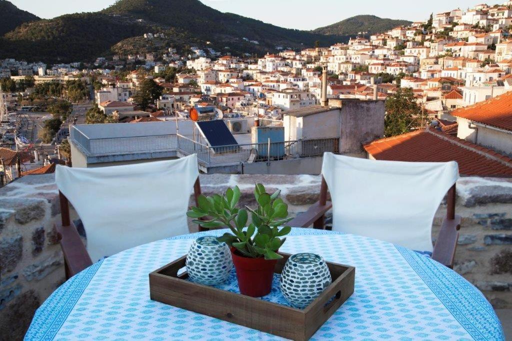 Lithos Poros Villa *
