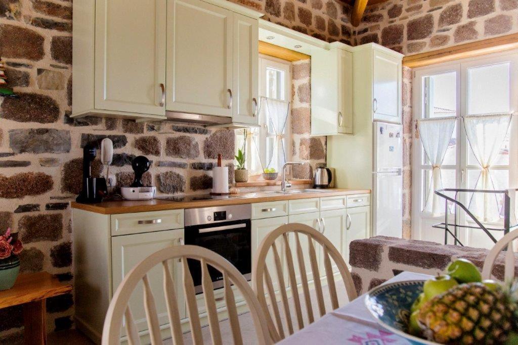 Villa Lithos Poros