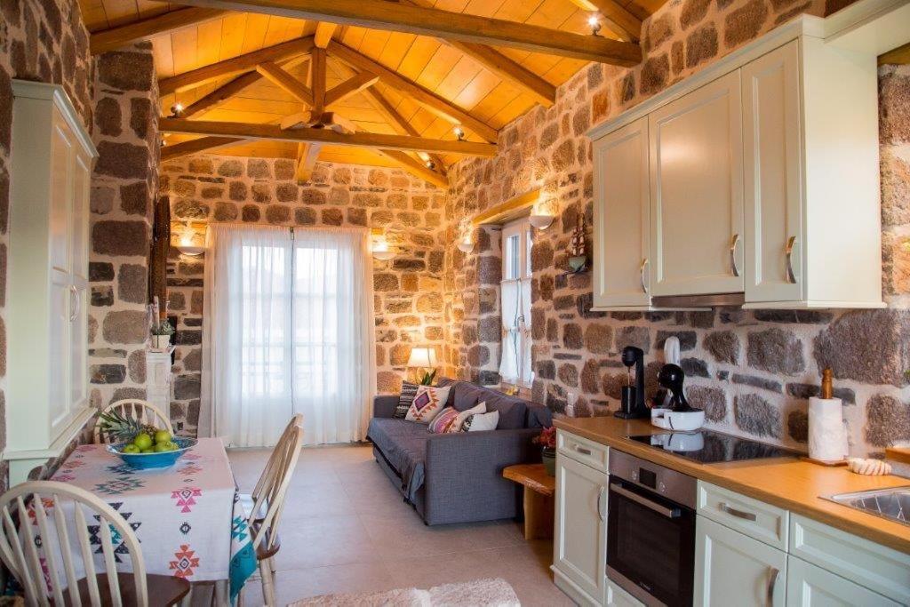 Villa Lithos Poros