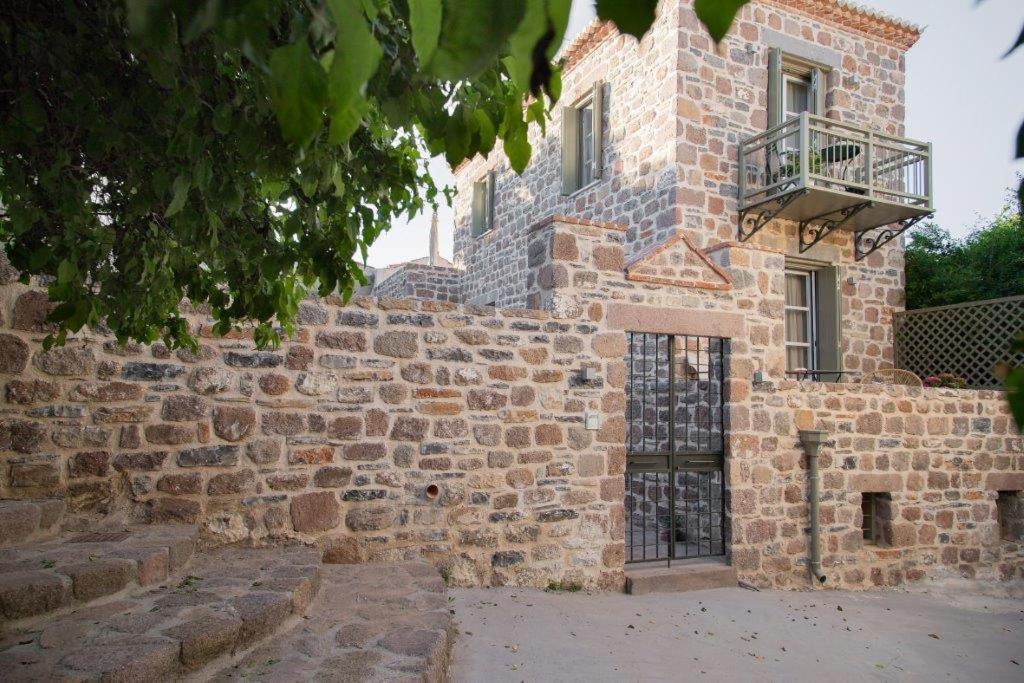 Lithos Poros Villa *